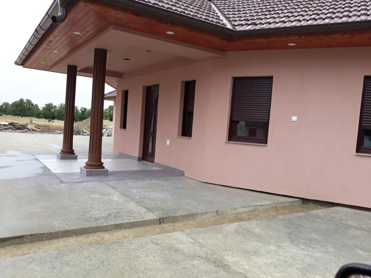 Andi Apartman Pacir Exterior foto